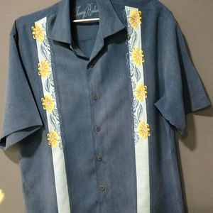 Tommy Bahama short sleeves 100% silk shirt size M